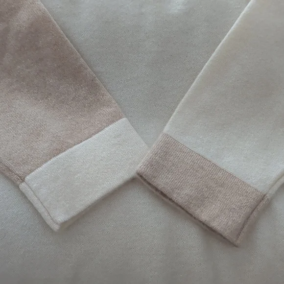 Gobi 100% Mongolian Cashmere Cream and White Colourblock Turtleneck Sweater - Picture 9 of 15